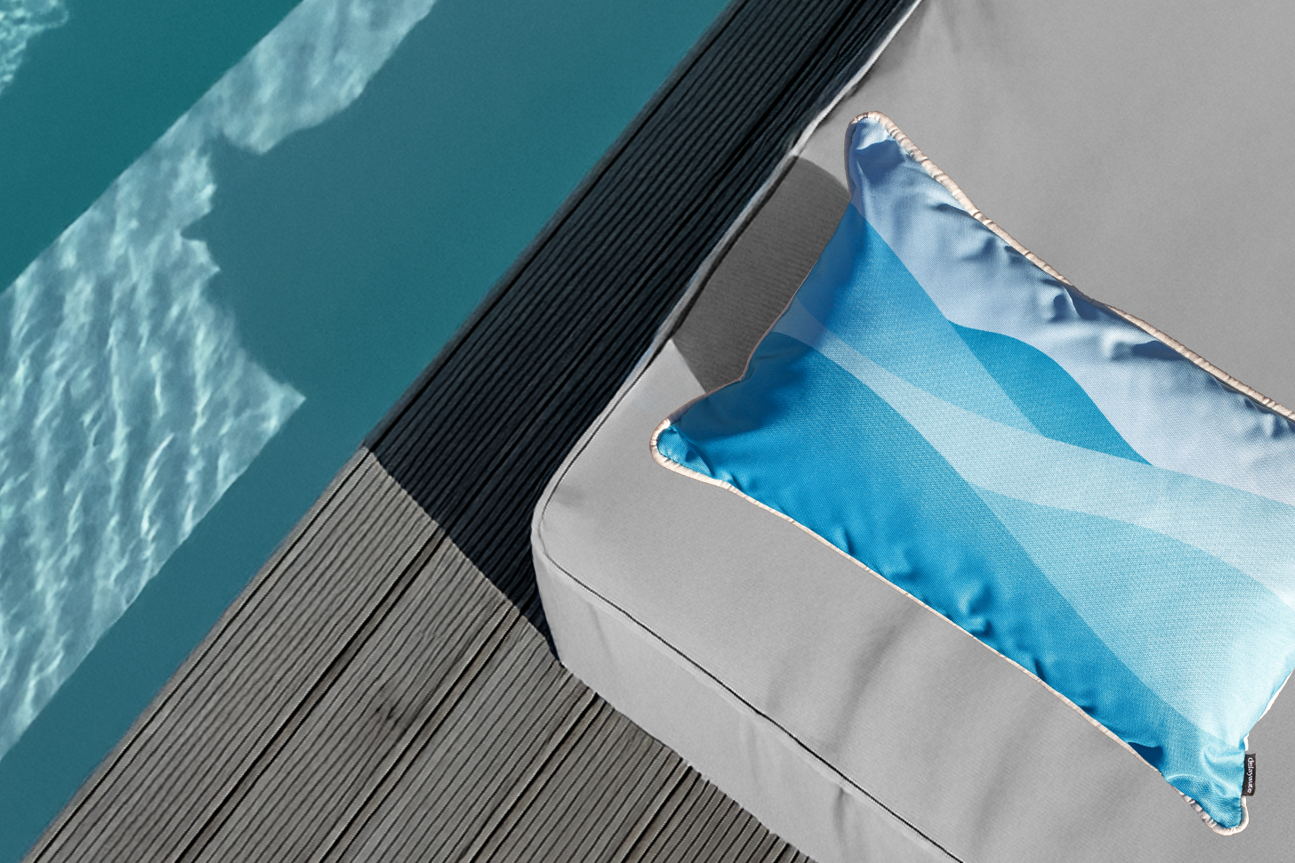 DECO_ELM_MAILLARD_FACE_BLEU_CROP_V2